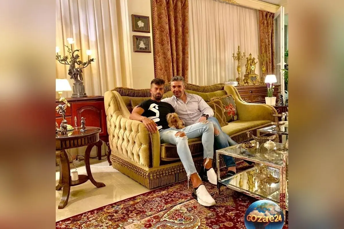 تصویر لوکس از منزل رامین رضائیان با مبل و صندلی‌های خاص و چیدمان چوبی جذاب + عکس
