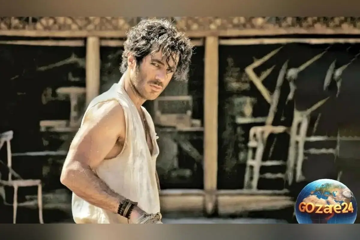 بررسی چیدمان مدرن و هنری منزل نوید پورفرج با مبلمان چرمی، فرش ایرانی و آثار هنری دیواری