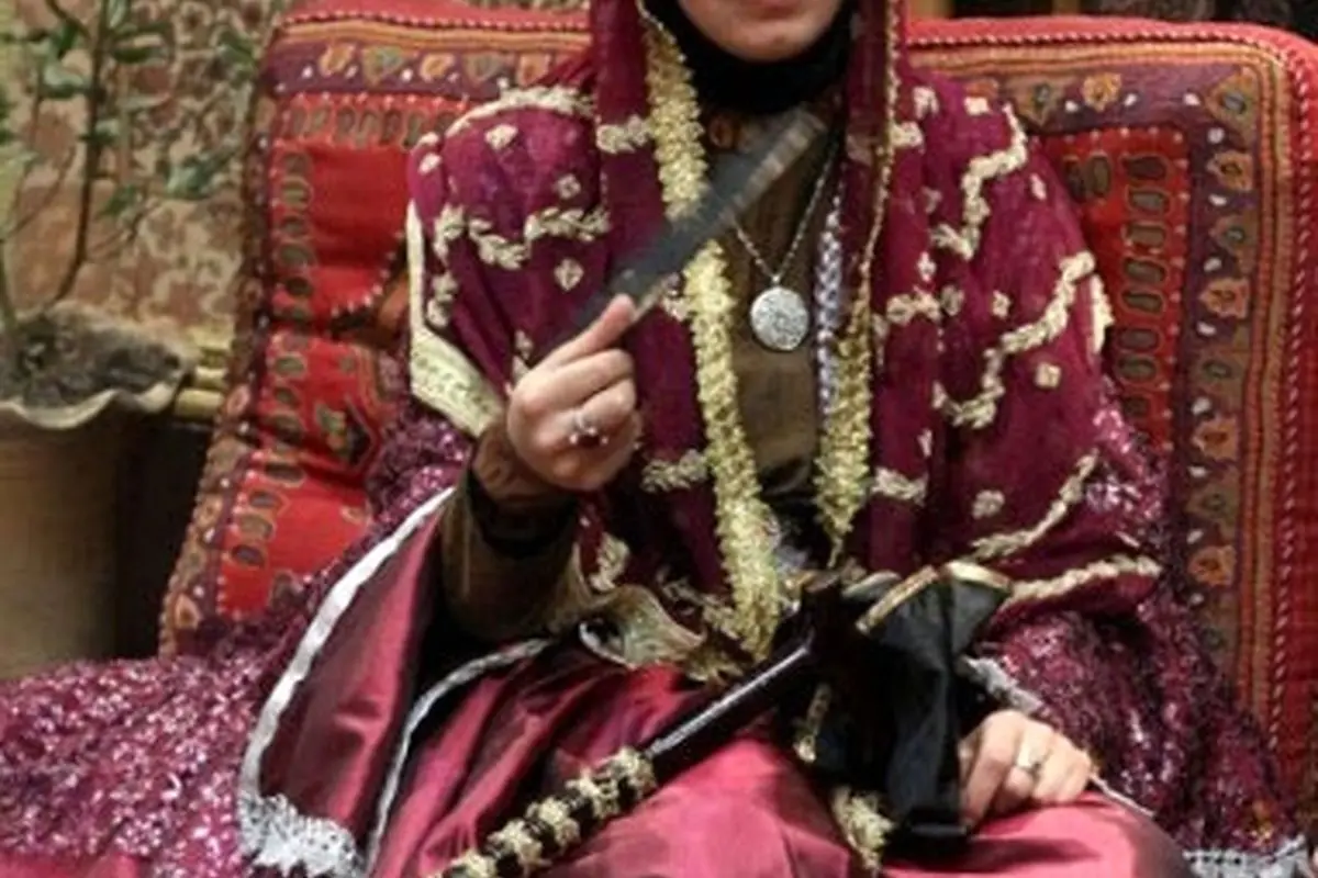عکس متفاوت الیکا عبدالرزاقی در لباس سنتی و دستکش بوکس؛ دیدنی و جالب توجه!