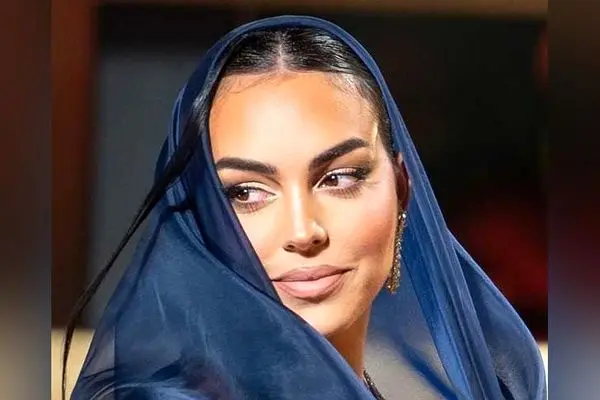 تصاویر لوکس از اتاق و مبلمان مجلل جورجینا رودریگز در هواپیمای خصوصی رونالدو