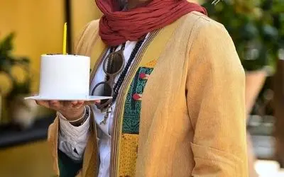 لیندا کیانی با گوشی لاکچری در کنار دوستان ورزشکارش هنگام سلفی گرفتن!