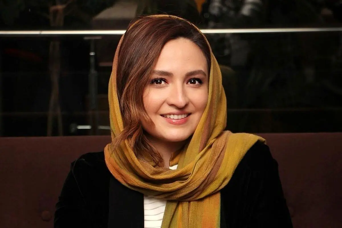 تصاویر دیدنی از ظاهر جذاب گلاره عباسی در نشست کتابخوانی داستان‌های مصطفی مستور