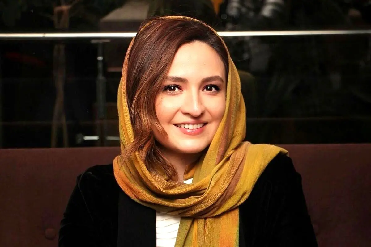 تصاویر دیدنی از ظاهر جذاب گلاره عباسی در نشست کتابخوانی داستان‌های مصطفی مستور