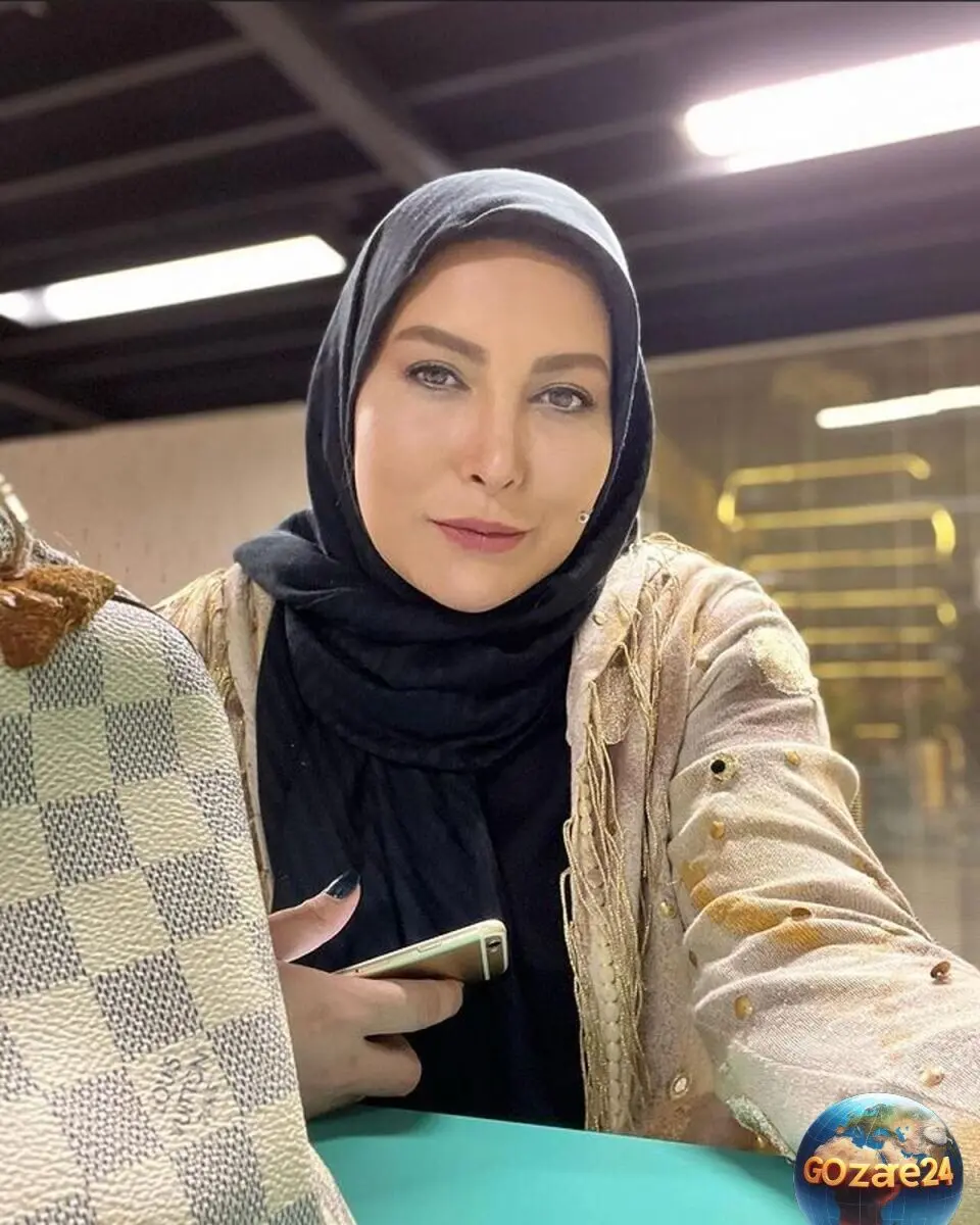 عکس و جزئیات مراسم عقد فریبا نادری با استایل خاص و منحصر به فرد | دسته گل شیک و مانتوی خاص در روز ازدواج