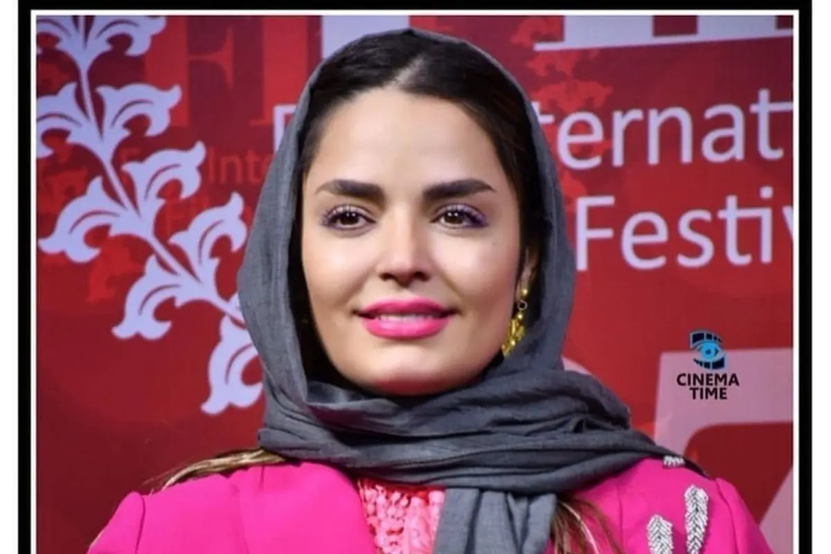 سپیده خداوردی در تعطیلات نوروز ۱۴۰۱ کنار خانواده‌اش، شباهت بی‌نظیرش با پدر و مادرش را نشان داد!