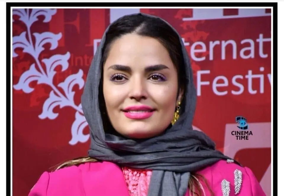سپیده خداوردی در تعطیلات نوروز ۱۴۰۱ کنار خانواده‌اش، شباهت بی‌نظیرش با پدر و مادرش را نشان داد!
