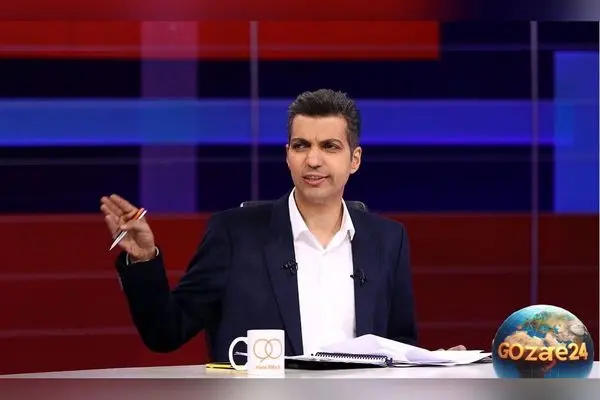 فردوسی‌پور: «باید بگویم ببخشید، اما مجبور شدم تخلفی کوچک انجام دهم» | عکس و جزئیات لحظه نادر در ورزشگاه آزادی