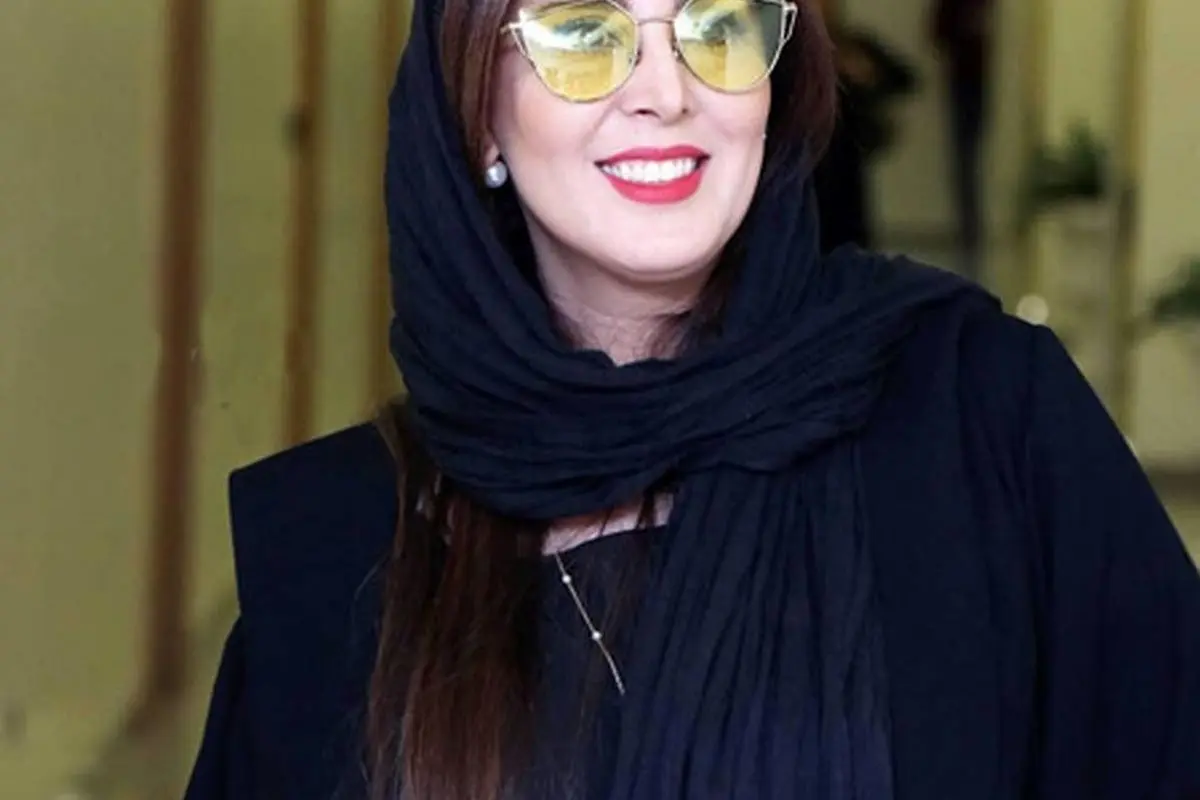 عکس لیلا بلوکات با استایل عجیب و شیکترین مانتوی لوکس و گرانقیمت!
