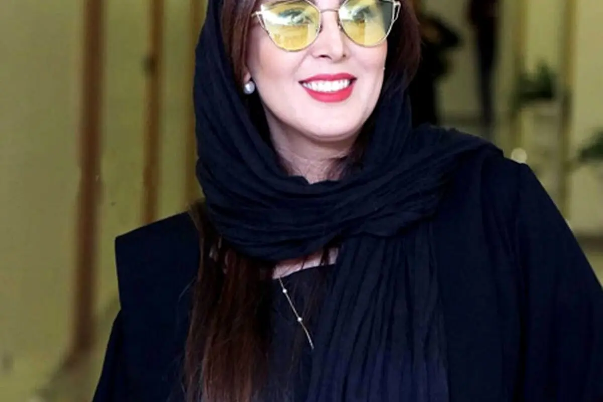 عکس لیلا بلوکات با استایل عجیب و شیک‌ترین مانتوی لوکس و گرانقیمت!