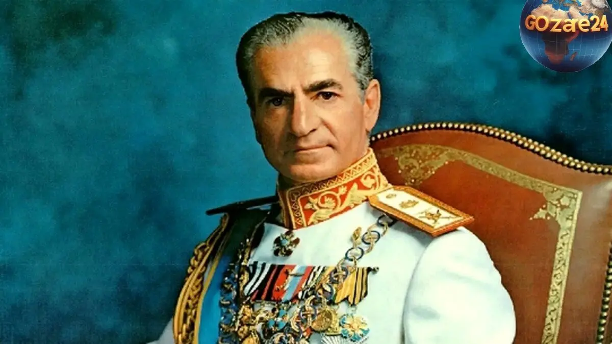 تصویر نادر محمدرضا پهلوی در لباس سمور و شاهزاده‌هایش در سال 1342