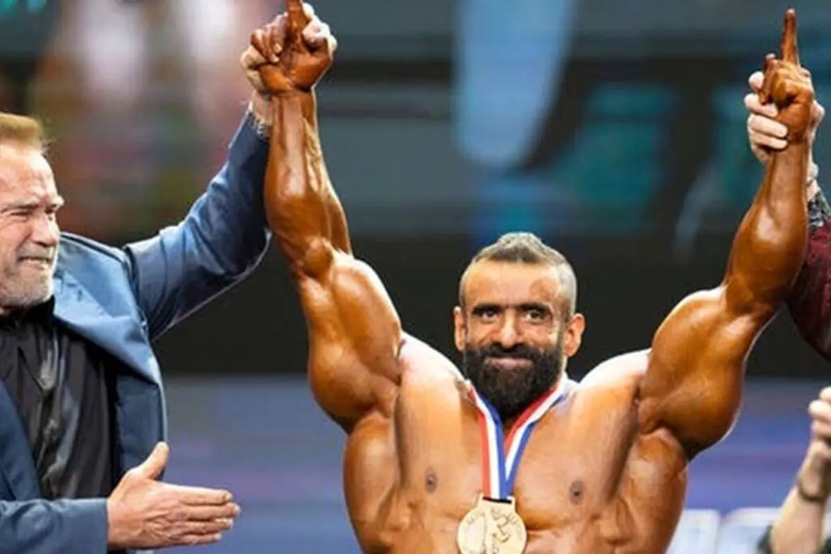 هادی چوپان به سیاه‌نمایی برخی هنرپیشه‌ها درباره ایران واکنش تند نشان داد: خواستار نگاهی مثبت و ساختن آینده شد