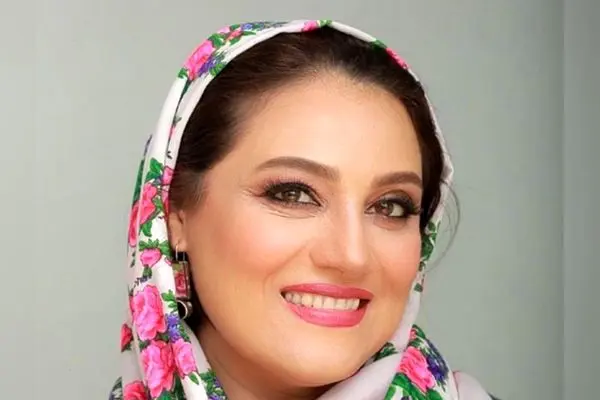 مادر و مادرشوهر ناز شبنم مقدمی با چهره‌ای مهربان و موهای پرکلاغی؛ تصاویر دیدنی از خانواده بازیگر محبوب ایران