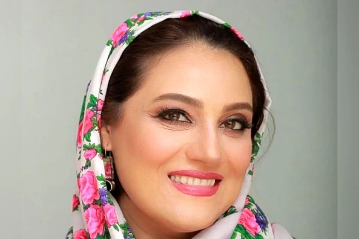 مادر و مادرشوهر ناز شبنم مقدمی با چهره‌ای مهربان و موهای پرکلاغی؛ تصاویر دیدنی از خانواده بازیگر محبوب ایران