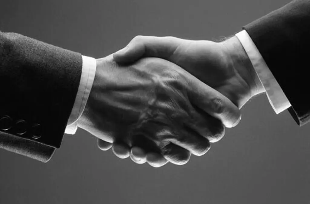 تبریک روز وکیل از زبان موکل | پیام‌های خاص برای تقدیر از وکلا