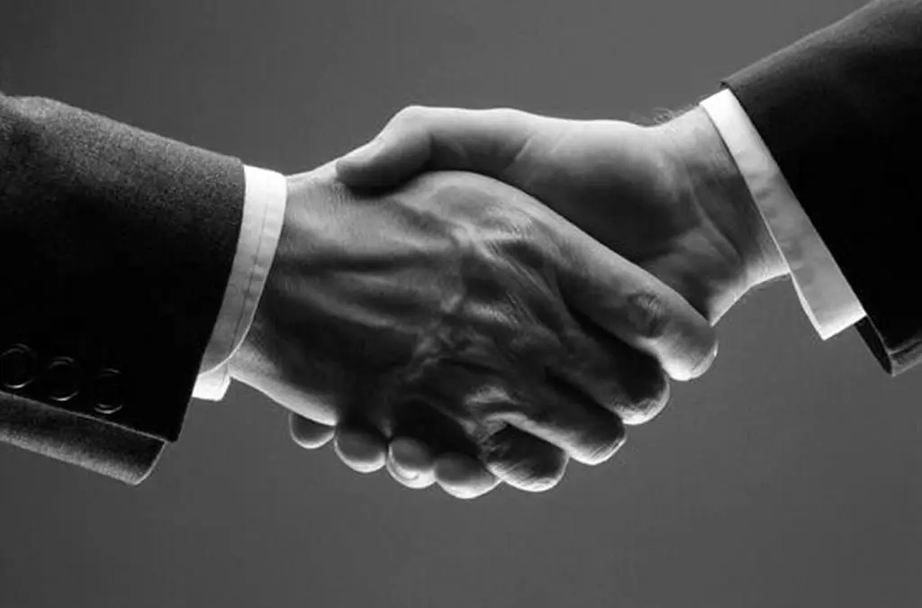 تبریک روز وکیل از زبان موکل | پیام‌های خاص برای تقدیر از وکلا