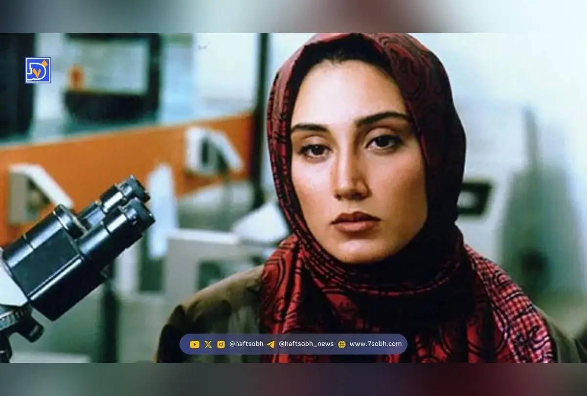 سفر در زمان با استایل خاص هدیه تهرانی در جشن حافظ ۱۳۸۱: روایتی از مد لاکچری ۲۳ سال پیش