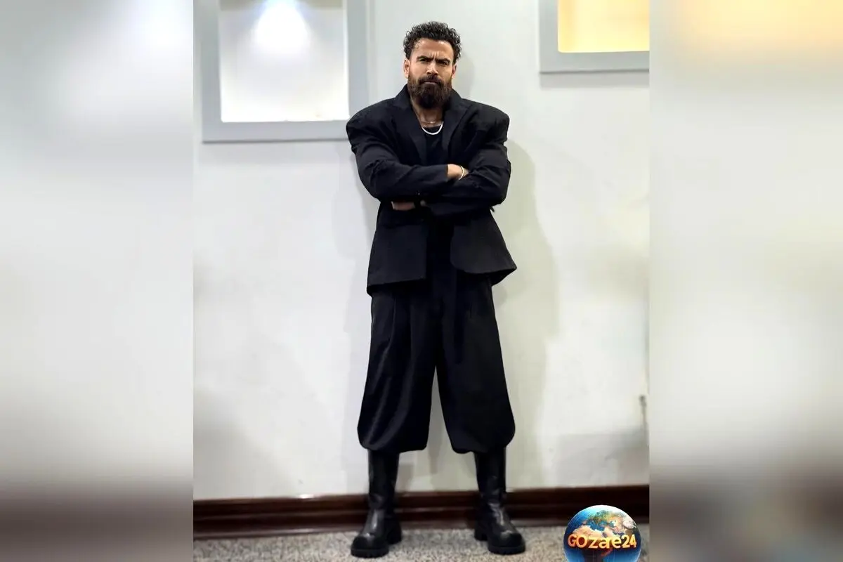 معین زد با تیپ رسمی و متفاوت در کنسرتش پس از جنجال و انتقادات درباره لباس و کفش عجیبش