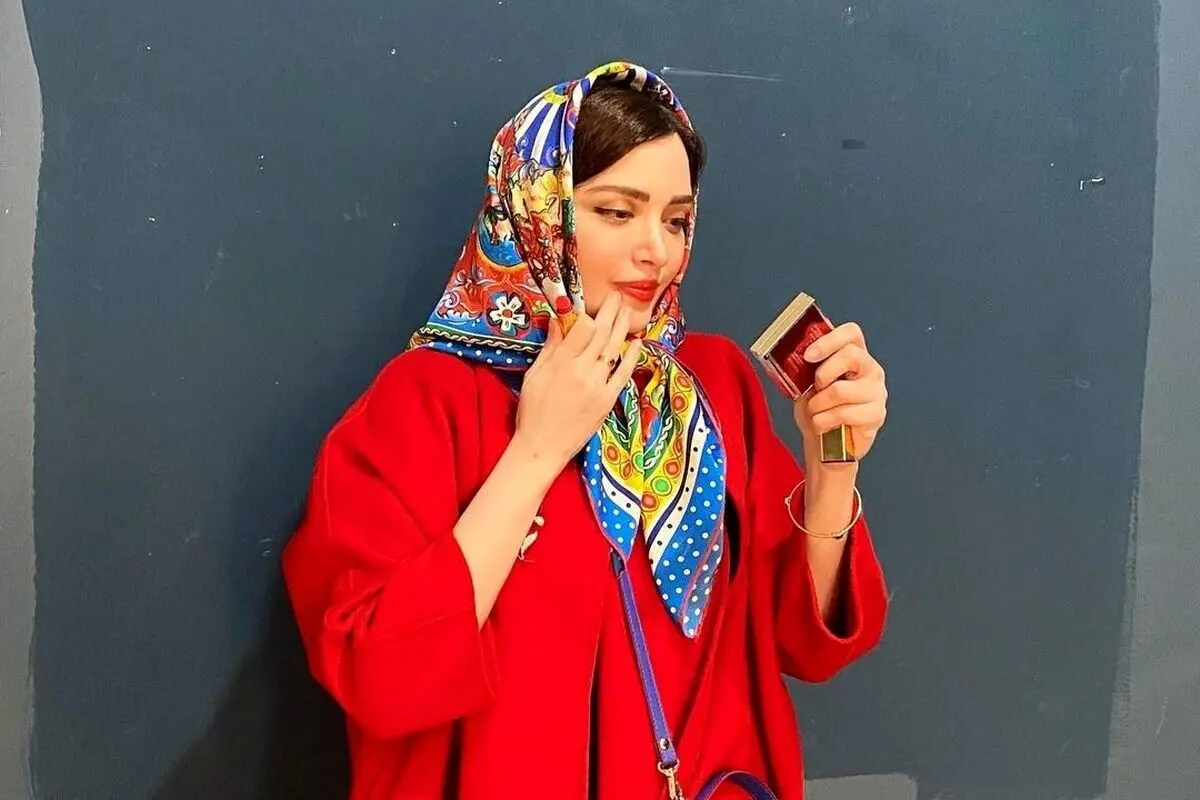 بهنوش طباطبایی در سفر کویری یزدگردی: شترسواری و عکس‌های هنری در دل کویر