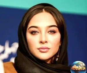 آناهیتا درگاهی با استایل گنگستری و انگشتر پنجه بکسی در کافه؛ عکس جدید و جذاب بازیگر و نقاش کشورمان