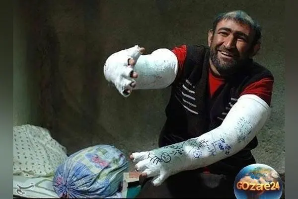 عکس خانوادگی هدایت هاشمی در نوروز ۱۴۰۴ با همسر و دختر زیبا در کنار سفره هفت سین