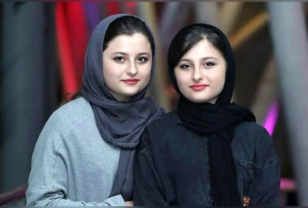 خانه سارا و نیکا در سوئد یا ایران؟ بررسی دکوراسیون متفاوت و رازهای زندگی این خواهران بازیگر