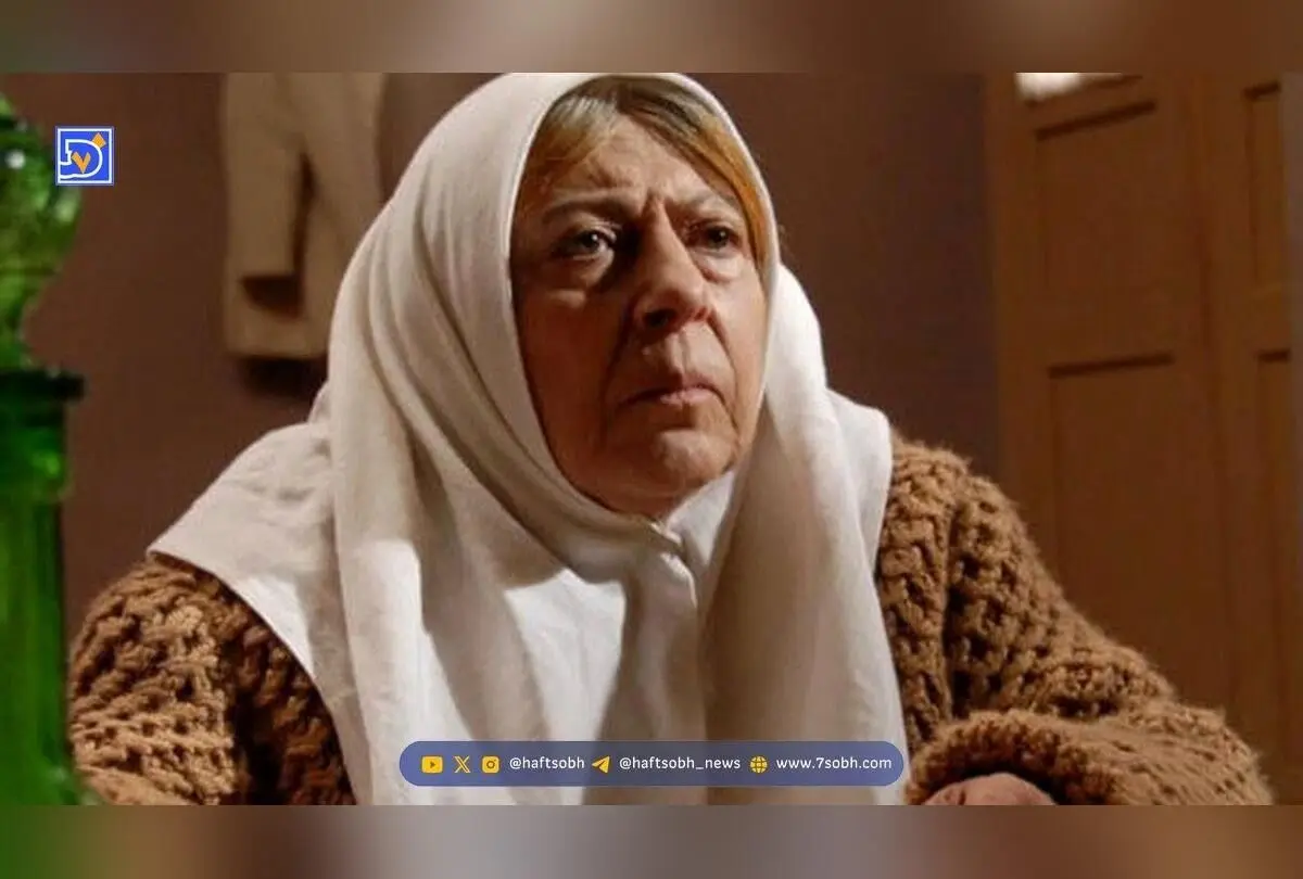 ثریا قاسمی با استایل رنگارنگ در کنار پسرش در آستانه ۸۴ سالگی؛ سفر در زمان با بازیگر پیشکسوت کشورمان