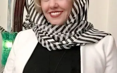 استایل شاد و رنگ زنده افسانه چهره آزاد؛ راز جوانی و زیبایی در ظاهر او