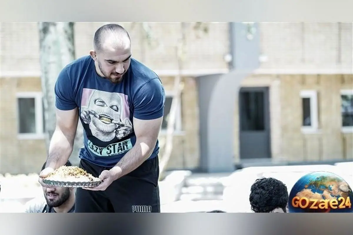 میزبانی خانواده امیرحسین زارع از تیم ملی کشتی در جشن پیروزی و کسب مدال طلای جهانی+تصاویر