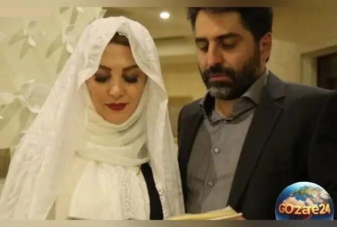 تصویر جذاب چیدمان سفره عقد ژیلا صادقی با مجسمه‌های موزیسین و نمادهای خاص در مراسم ازدواج قدیمی