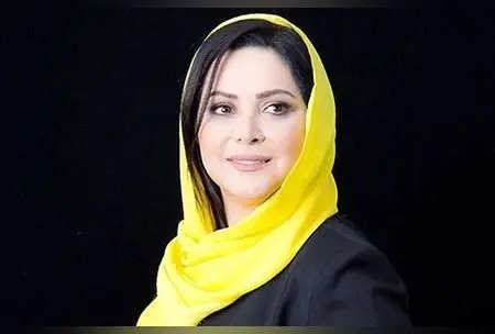 طراحی و دکوراسیون رویایی اتاق خواب خانم کمند امیرسلیمانی با سبک مینیمال و نورگیر بزرگ