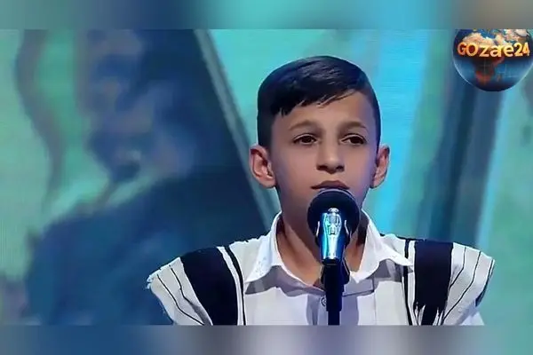 تصویر داخلی خانه سلطنتی آرمان امیدی با دکور طلایی و آبی، نماد هنر ایرانی و خاطرات تلخ و شیرین او