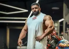 تصاویر دیدنی هادی چوپان در حال شنا روی دست؛ انگار سطل ماست بلند کرده است!