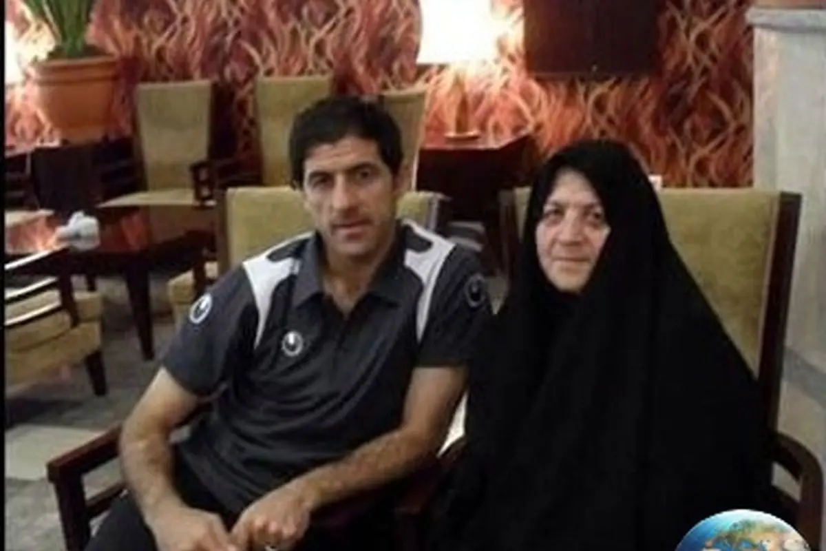 مادر کریم باقری: کاش پسرم فوتبالیست نمیشد تا از توهینها و ناسزاها در امان باشد؛ خواستهای از مسئولان برای برخورد قاطع با توهینکنندگان