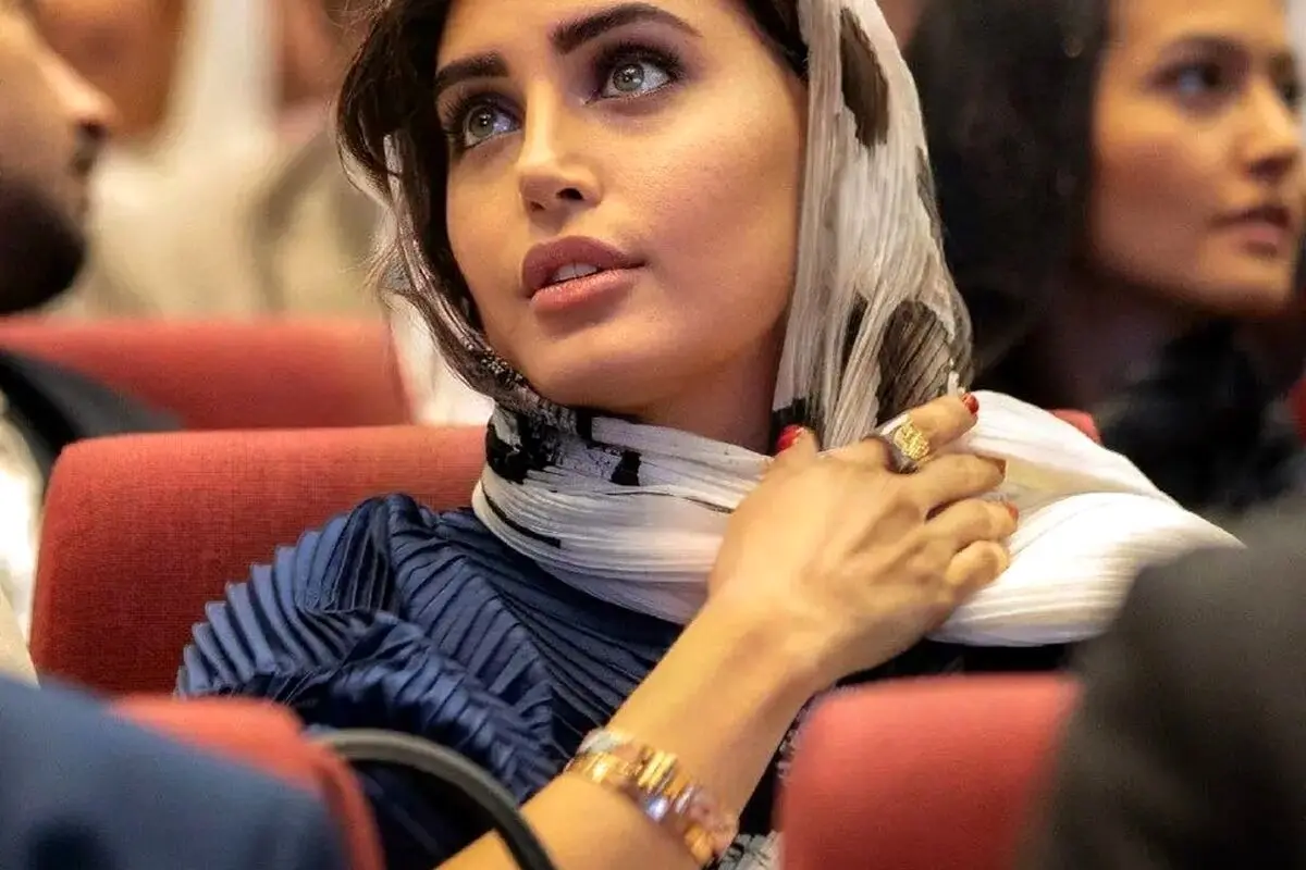 الناز شاکردوست با کیف دستی عجیب و برند خاص در اکران فیلم «تی تی» + تصویر و جزئیات