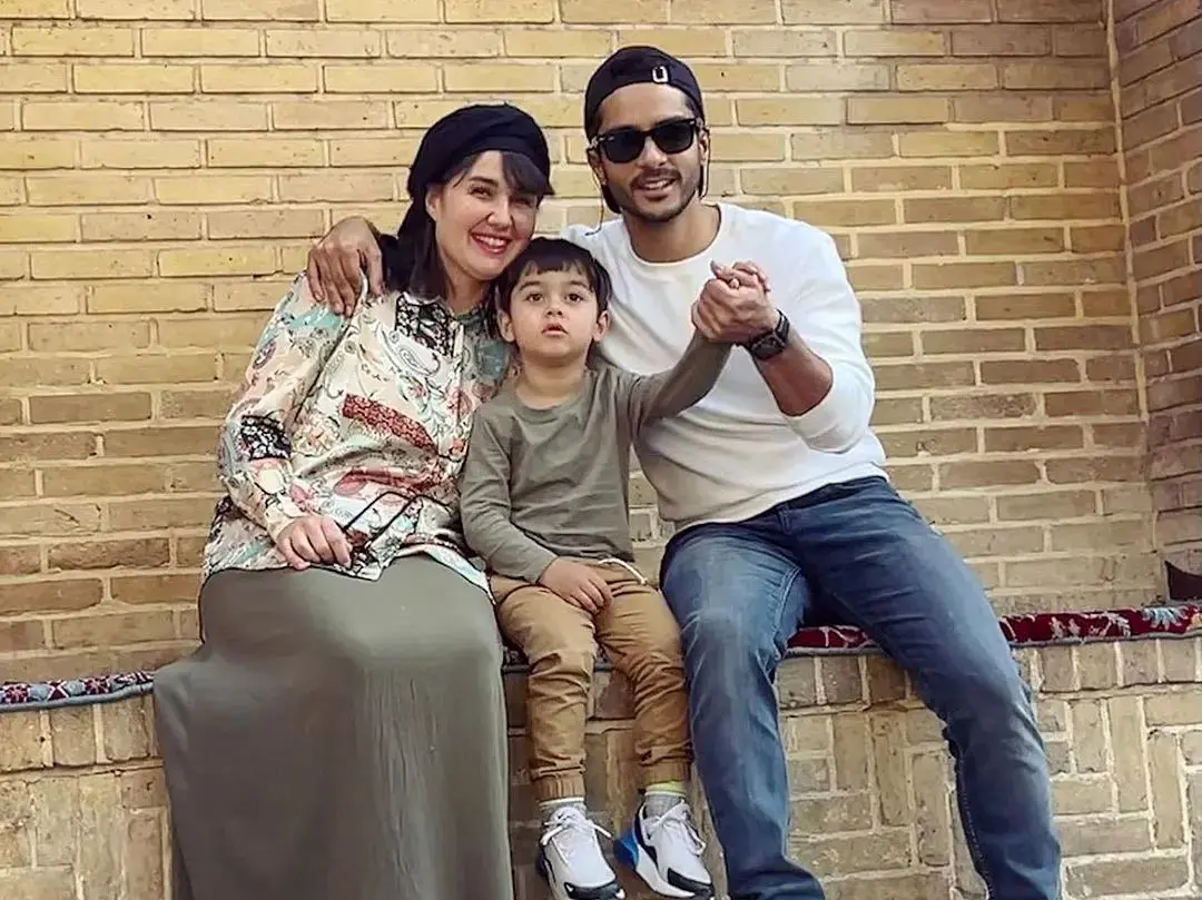 تیپ و استایل خاص گلوریا هاردی در سفر به کیش به همراه خانواده