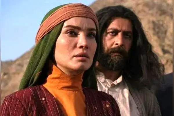 طراحی بی‌نظیر دکورهای تاریخی در سریال «مهیار عیار»؛ محل شروع عشق متین و کامران