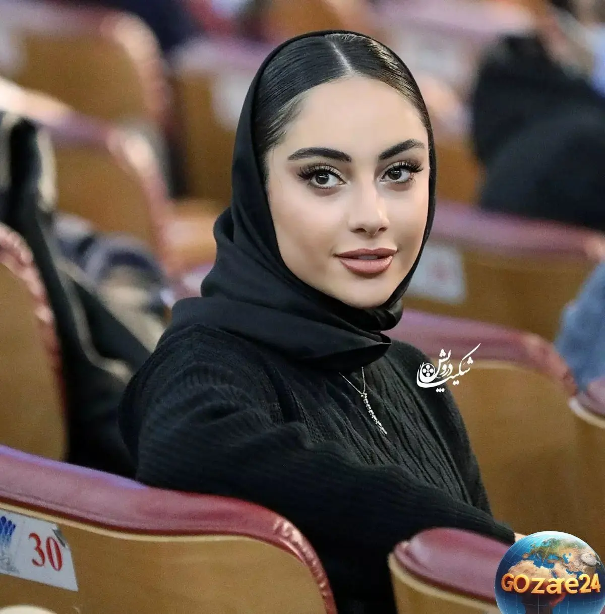 عکس دیدنی ترلان پروانه در کافه؛ زیباترین لحظه بازیگر سریال سووشون در صفحه اینستاگرام