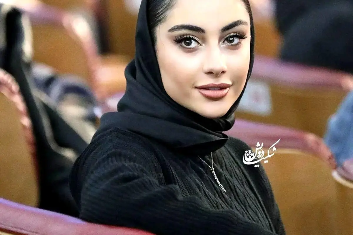 عکس دیدنی ترلان پروانه در کافه؛ زیباترین لحظه بازیگر سریال سووشون در صفحه اینستاگرام
