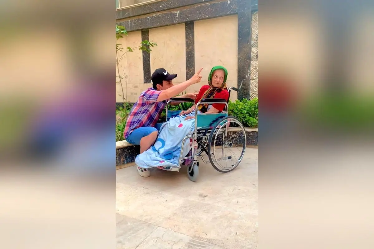 عمو پورنگ در کنار همسر و فرزندش: خاطرات تلخ و شیرین زندگی در دوران سخت بیماری و تغییرات زندگی