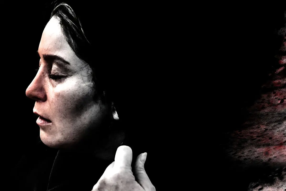 اشکهای ژاله صامتی در سالروز تولد مادرش؛ دلتنگیای که هر روز بیشتر میشود