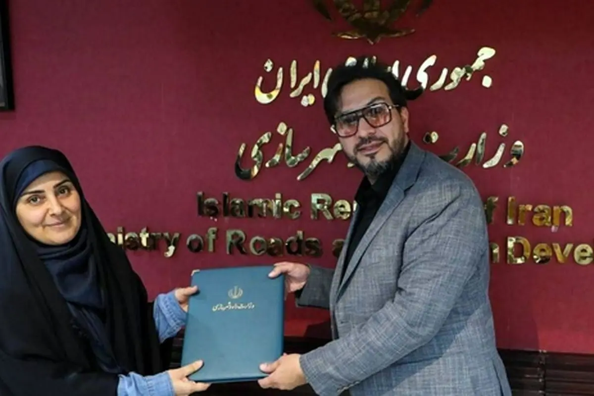 حامد شاکرنژاد قاری قرآن و داور محفل به عنوان مشاور فرهنگی وزیر راه و شهرسازی منصوب شد