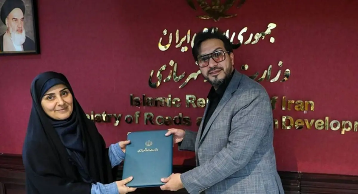 حامد شاکرنژاد قاری قرآن و داور محفل به عنوان مشاور فرهنگی وزیر راه و شهرسازی منصوب شد