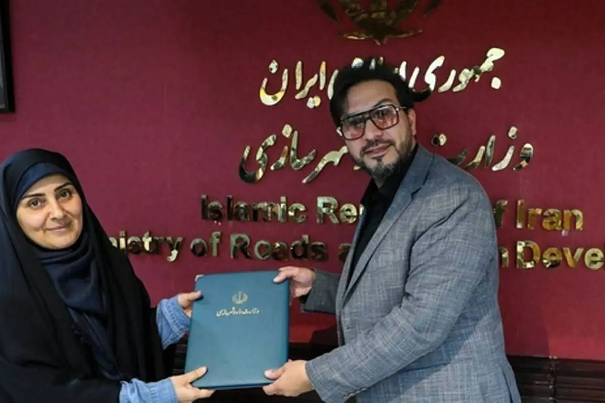 حامد شاکرنژاد قاری قرآن و داور محفل به عنوان مشاور فرهنگی وزیر راه و شهرسازی منصوب شد