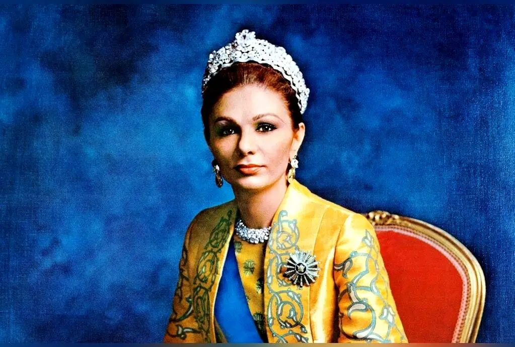یادگاری نادر فرح پهلوی در کاخ صاحبقرانیه: پرتره کم‌نظیر مربوط به سال ۱۳۵۷ در معرض دید عموم