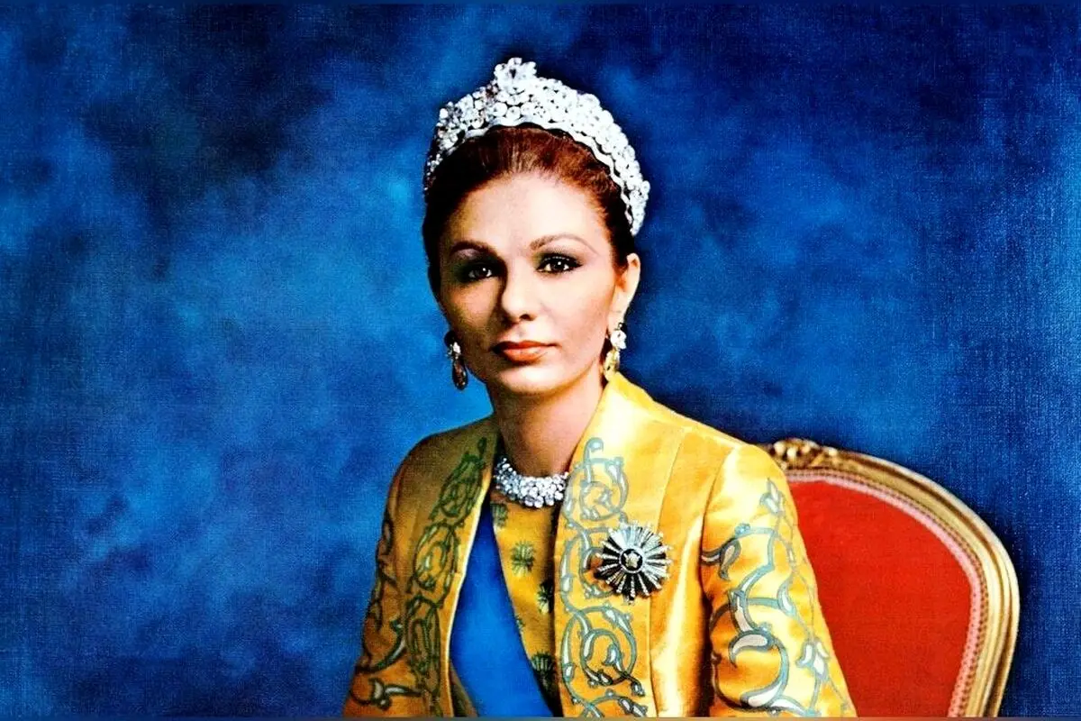 یادگاری نادر فرح پهلوی در کاخ صاحبقرانیه: پرتره کم‌نظیر مربوط به سال ۱۳۵۷ در معرض دید عموم