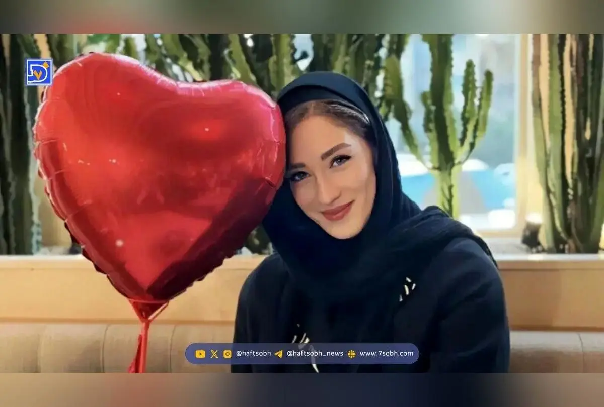 آیتک سلامت کاپیتان تیم ملی والیبال زنان ایران و ستاره آینده‌دار والیبال کشور در جشن تولد با کیک مخصوص