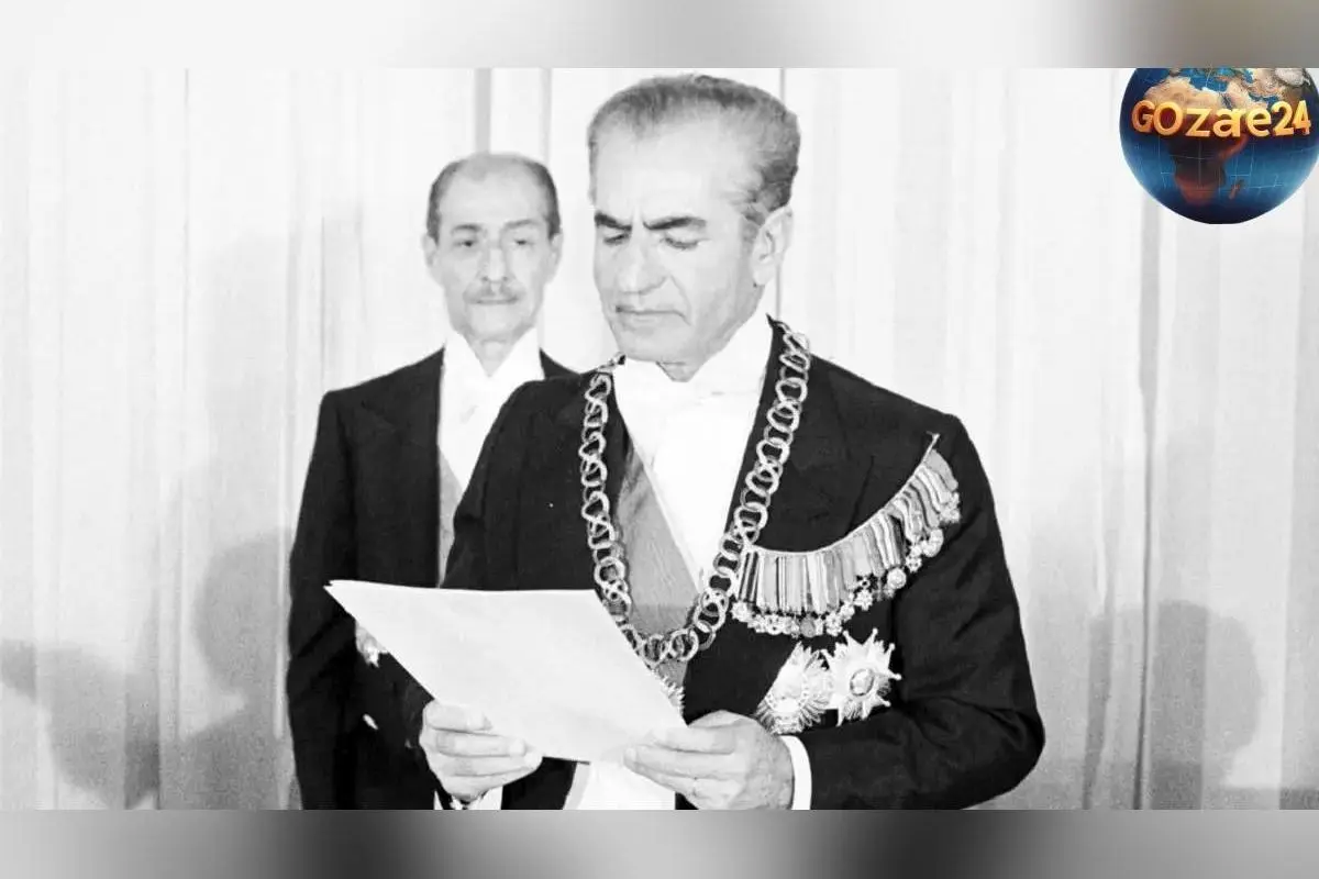 تصویر نادر از سفر زمان: محمدرضا شاه و فرح در انتظار ورود شاه اسپانیا به مهرآباد در خرداد 1357