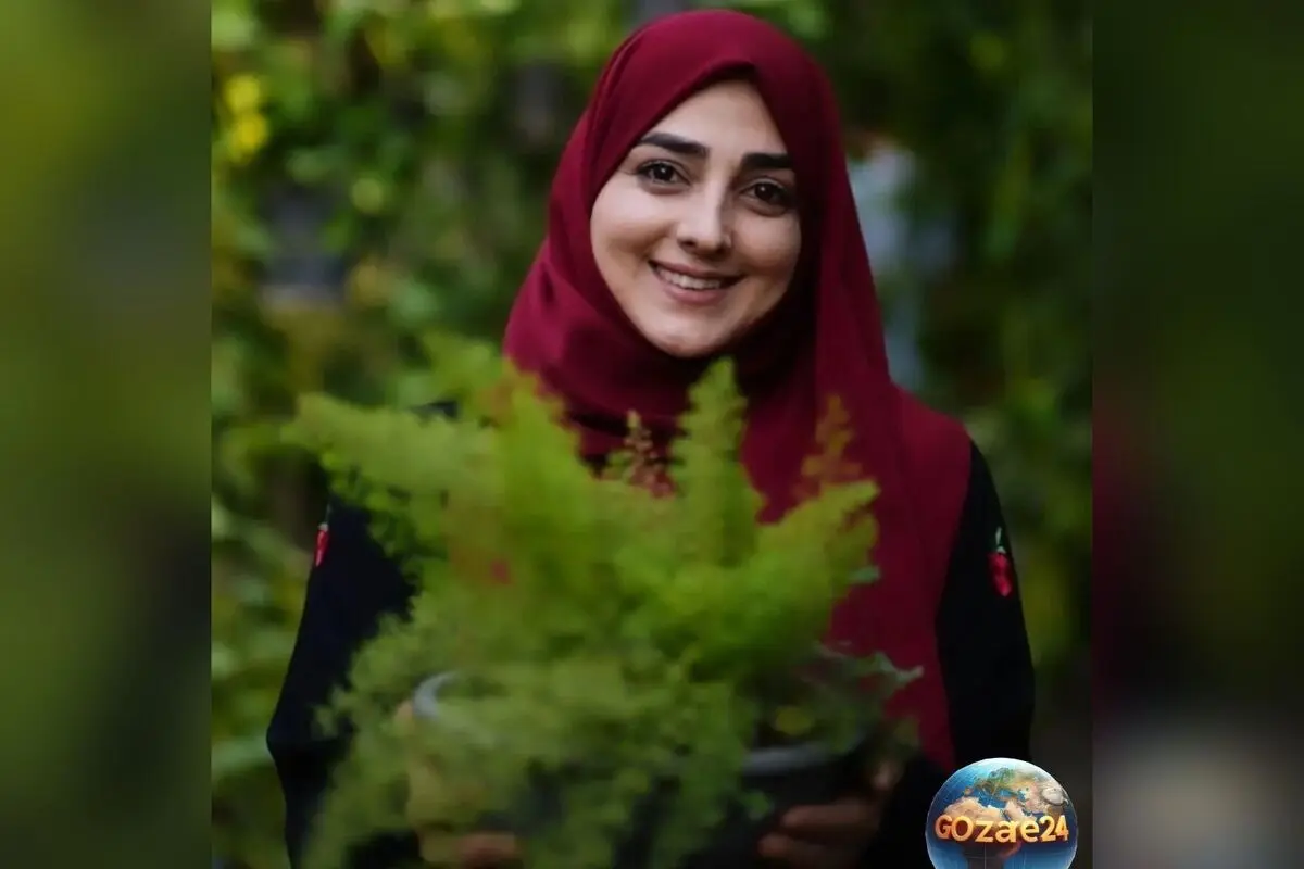 مانتوی تابستانی دخترانه با طرح توت فرنگی ستاره سادات قطبی در ویلای تهران + عکس‌های جذاب و استایل بی‌نظیر خانم مجری