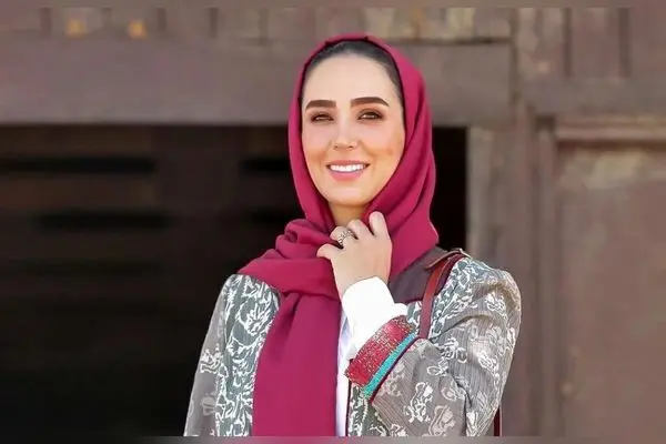 طراحی منحصر به فرد و سبز کافه سوگل طهماسبی با دیزاین ورودی خلاقانه و جذاب