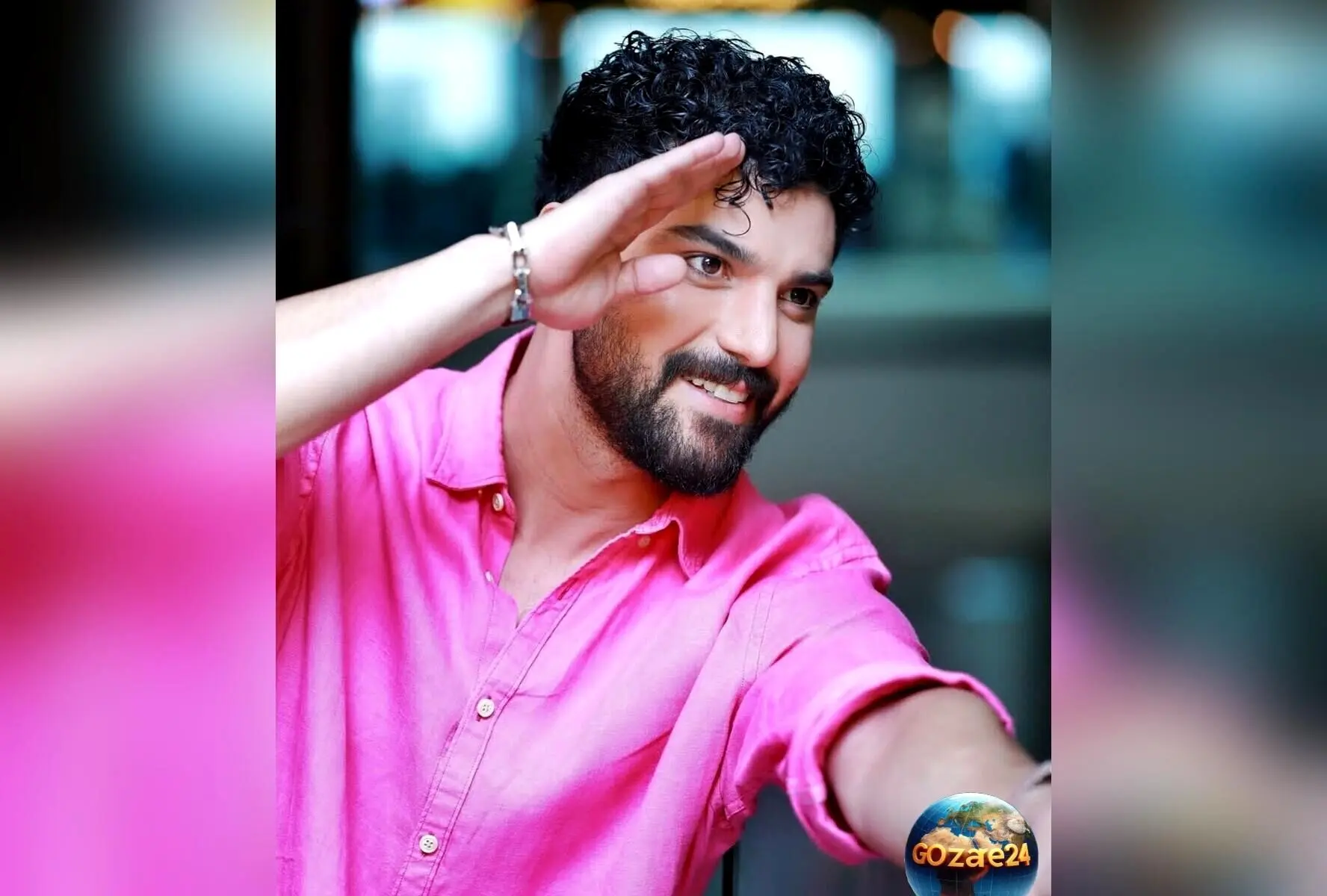 سینا مهراد از وضعیت روحی دشوار و واکنش‌های شخصی‌اش به انتشار عکس نماز خواندن در برنامه عید گفت